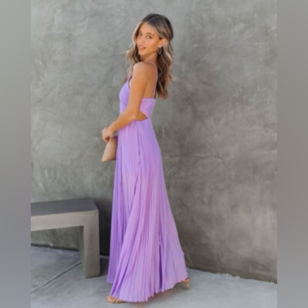 NWT VICI Jasmina pleated cutout Maxi dress purple lilac size medium